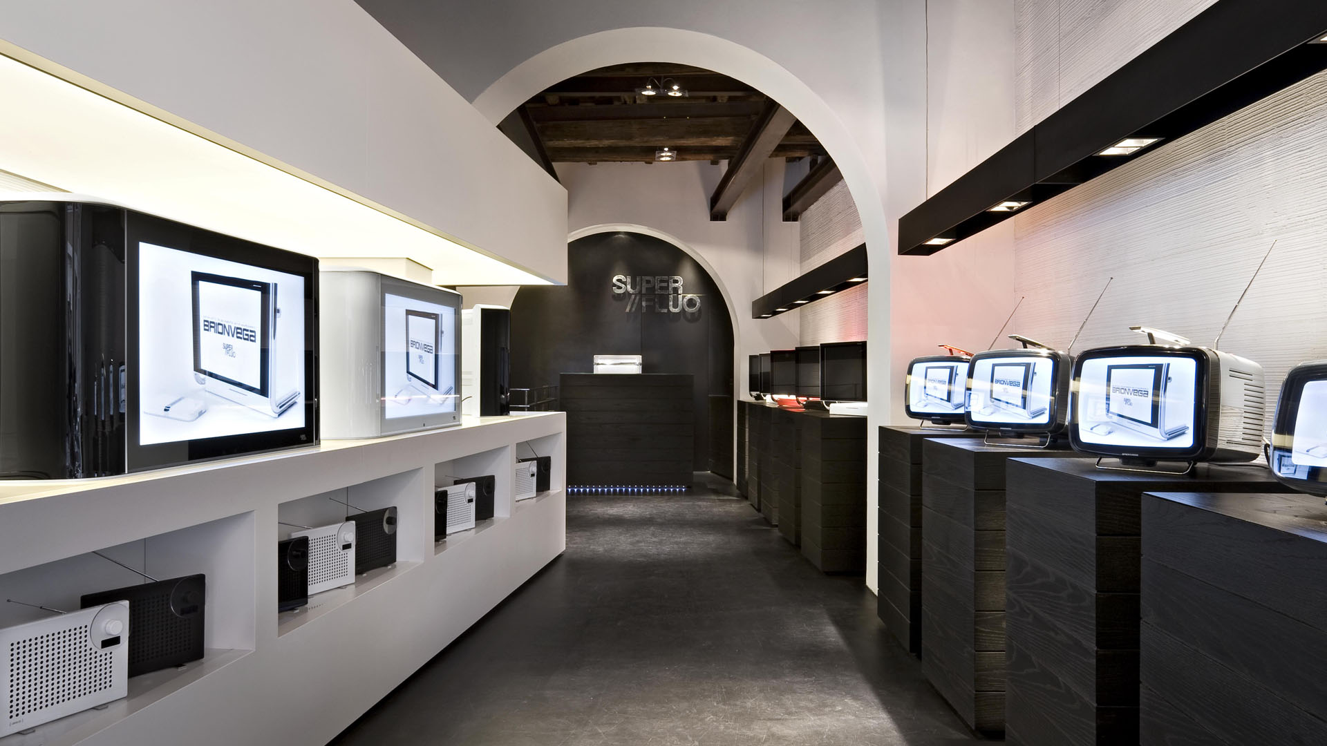 Showroom super//fluo 5