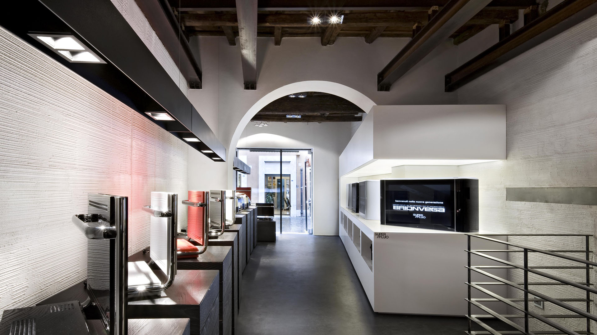 Showroom super//fluo 6