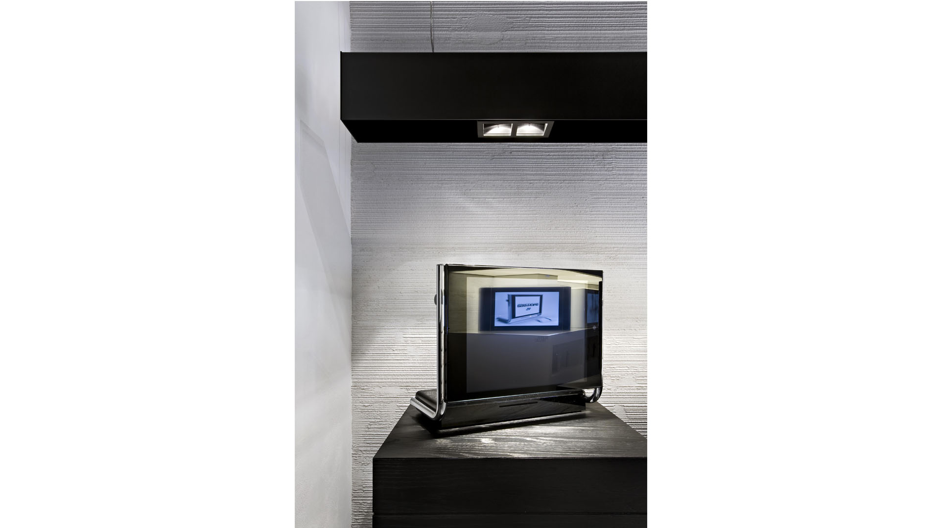 Showroom super//fluo 8